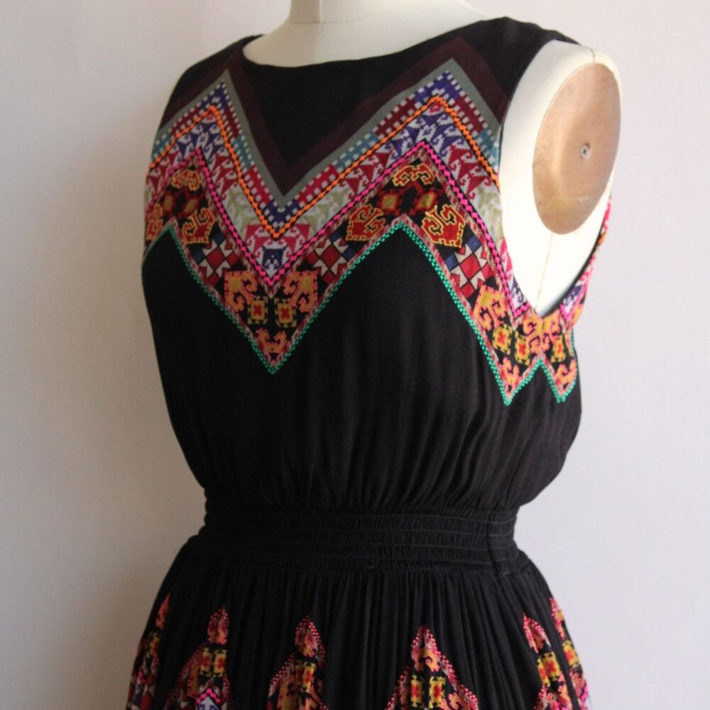 Tanvi Kedia Womens Dress, Size 6, Keyhole Back, Boho Folk Style Embroidery - Picture 9 of 12